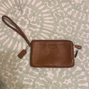 Coach wristlet great condition